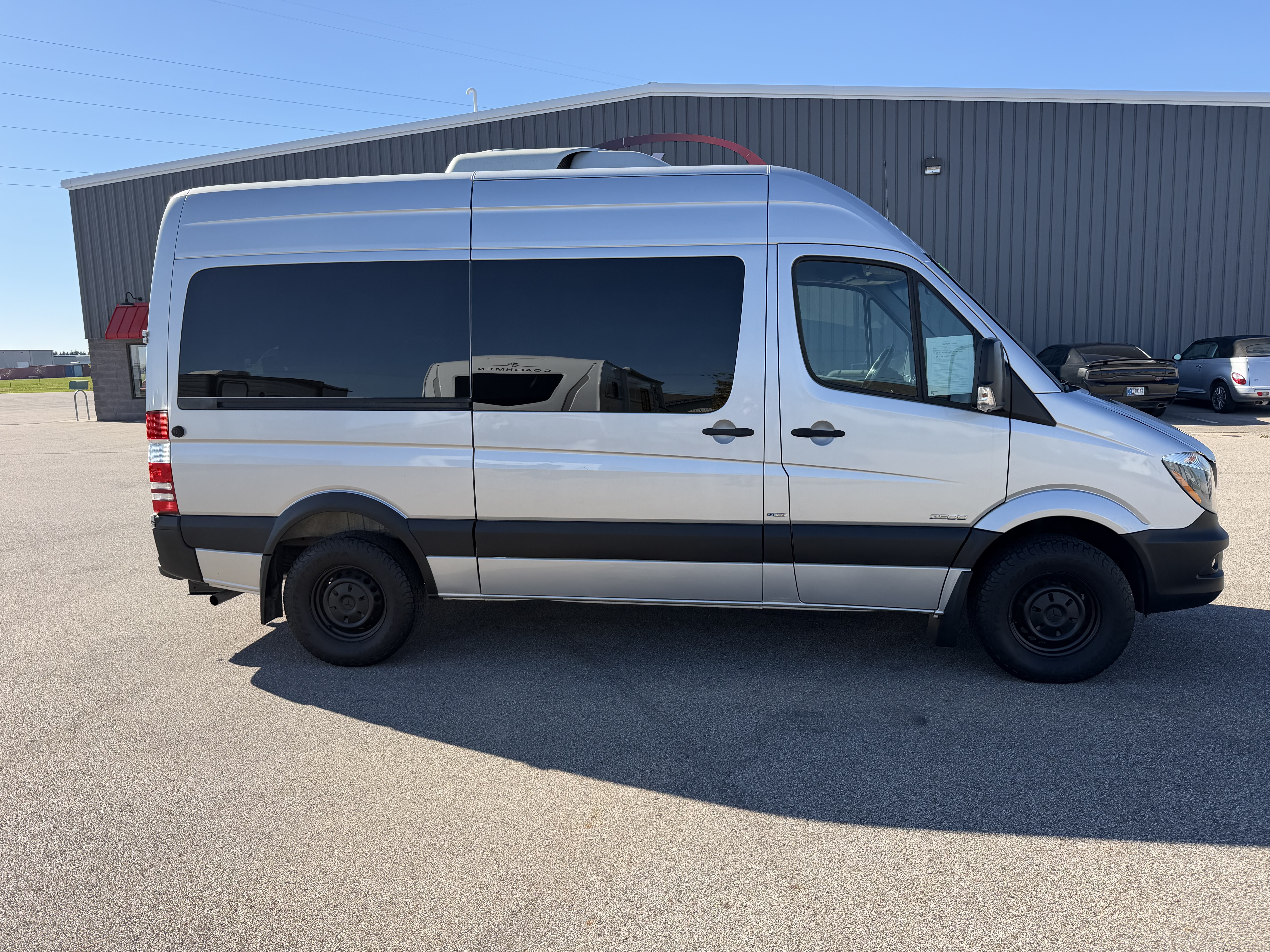 Used 2014 Mercedes-Benz Sprinter 2500 144 Passenger image 2