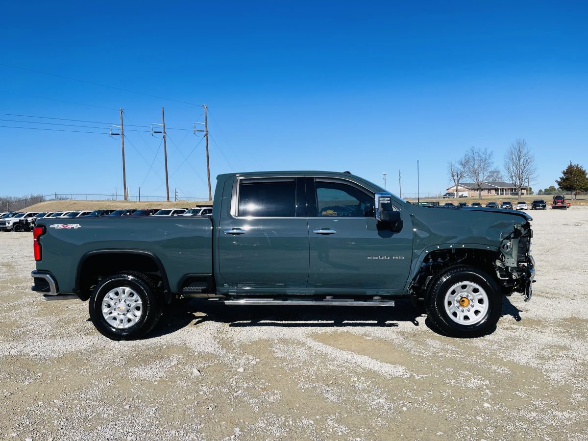 Used 2026 Chevrolet Silverado 2500 LTZ AWD/4WD image 9