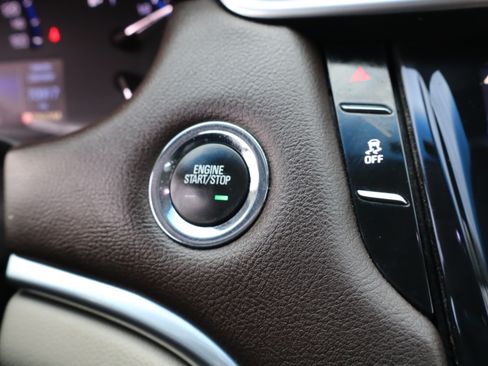 Used 2014 Cadillac XTS Luxury image 23