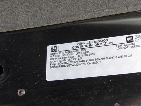 Used 2025 Chevrolet Suburban Z71 image 34