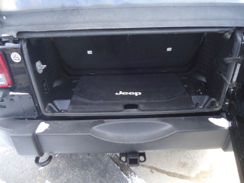 Used 2016 Jeep Wrangler Sport image 10