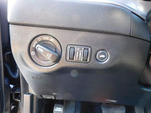 Used 2023 Dodge Charger SXT image 11