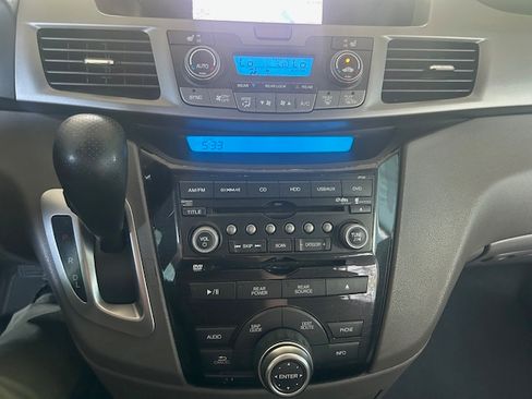 Used 2013 Honda Odyssey Touring Elite image 15