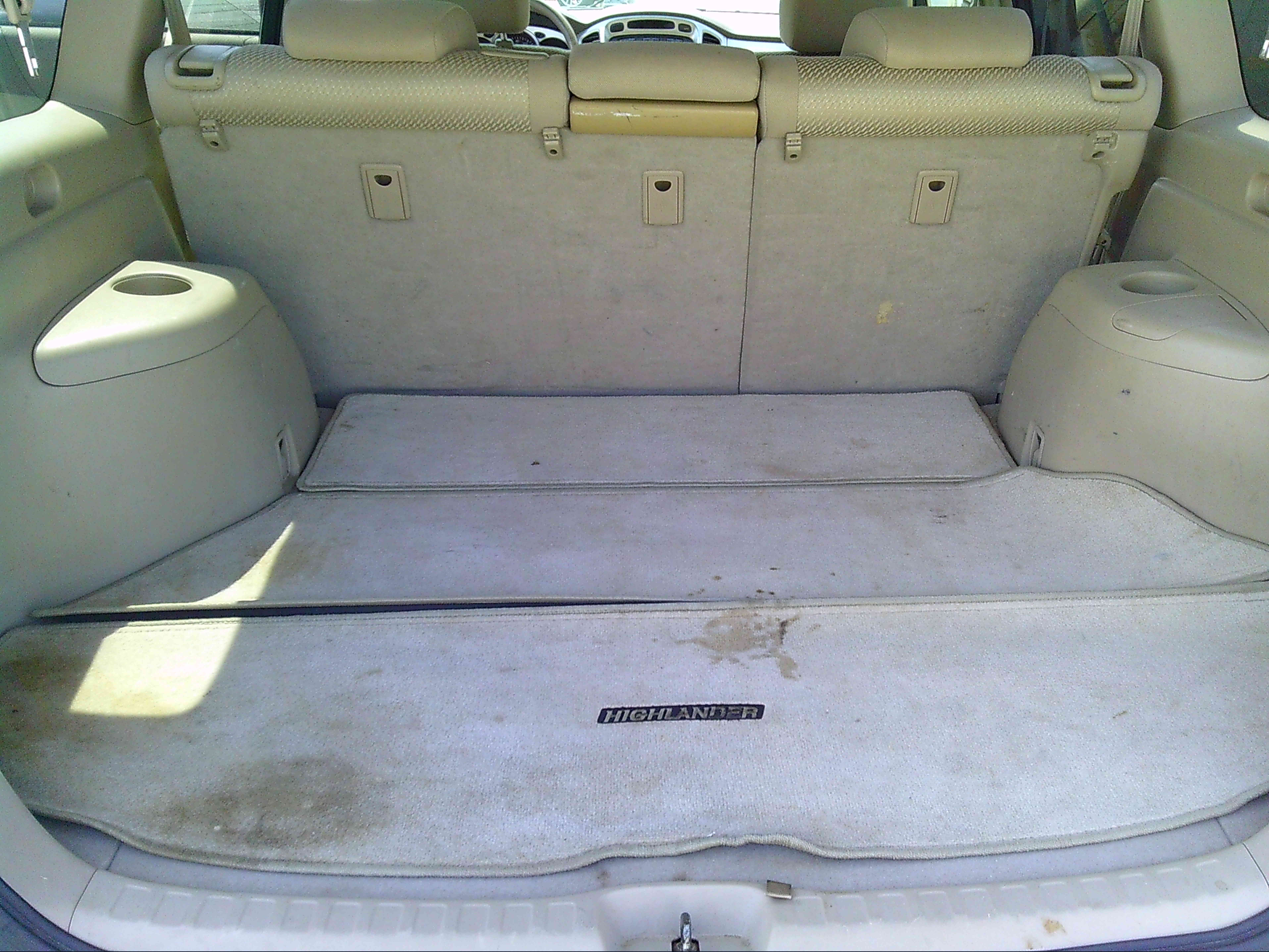Used 2005 Toyota Highlander 2WD V6 w/ 3rd Row image 15