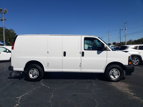 Used 2021 Chevrolet Express 2500 image 6