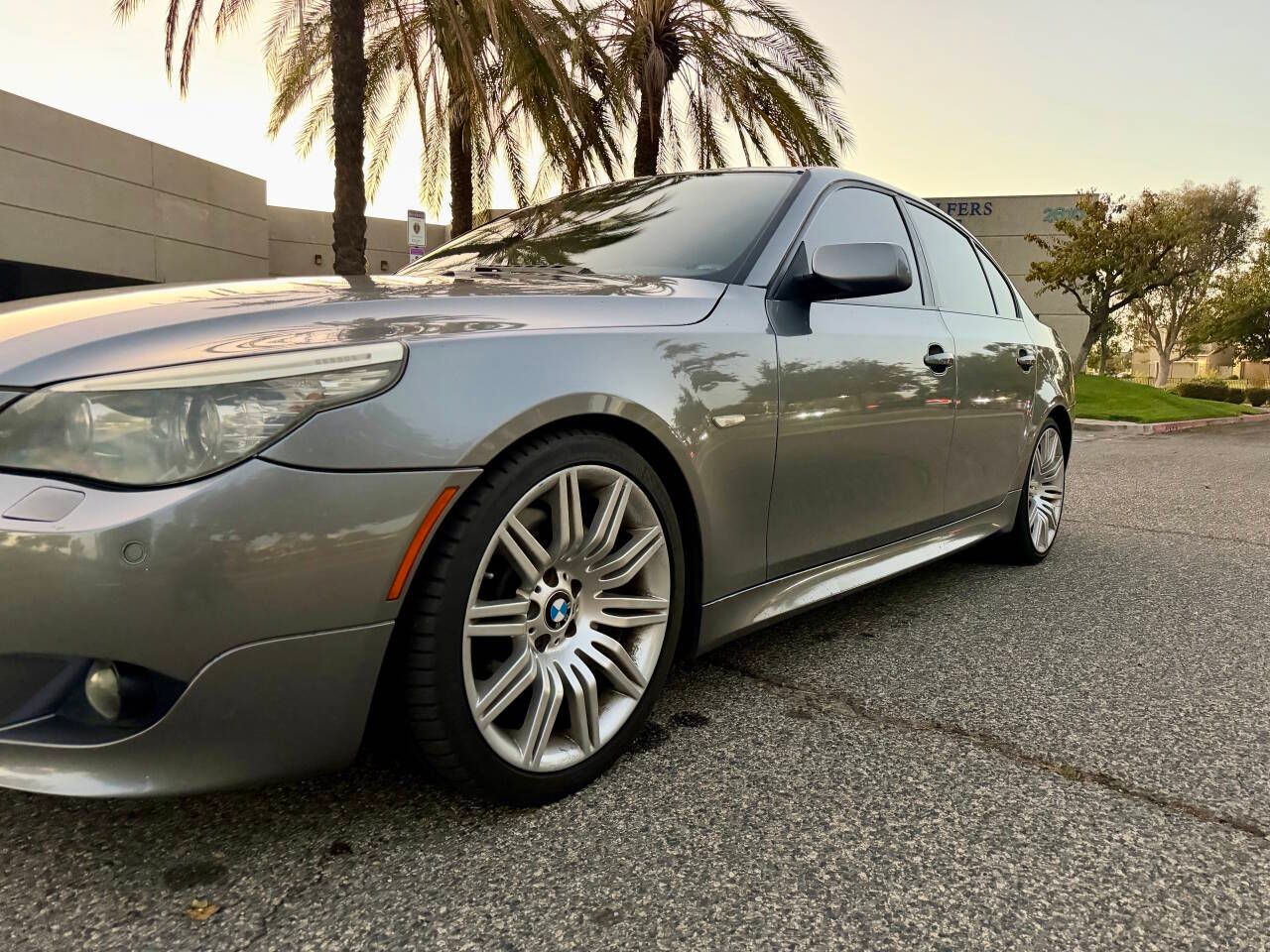 Used 2010 BMW 550i w/ M-Sport Package RWD image 31