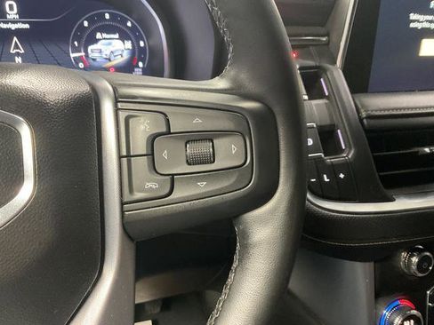 Used 2023 GMC Yukon XL SLT image 22