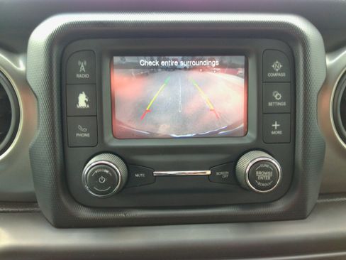 Used 2018 Jeep Wrangler Unlimited Sport image 57