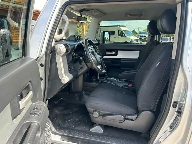 Used 2007 Toyota FJ Cruiser AWD/4WD image 10