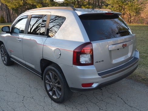 Used 2016 Jeep Compass 75th Anniversary image 3