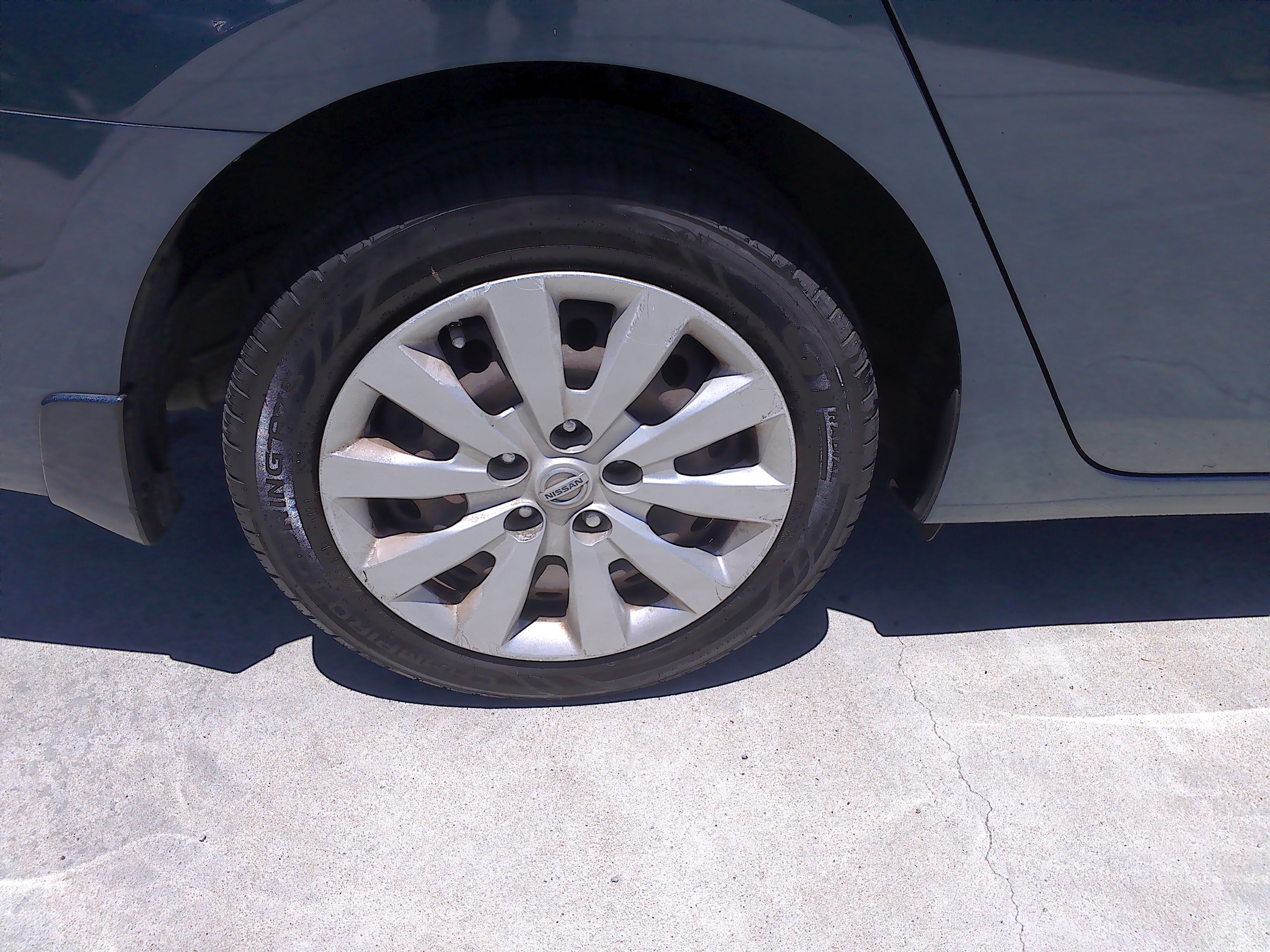 Used 2015 Nissan Sentra SV FWD image 34