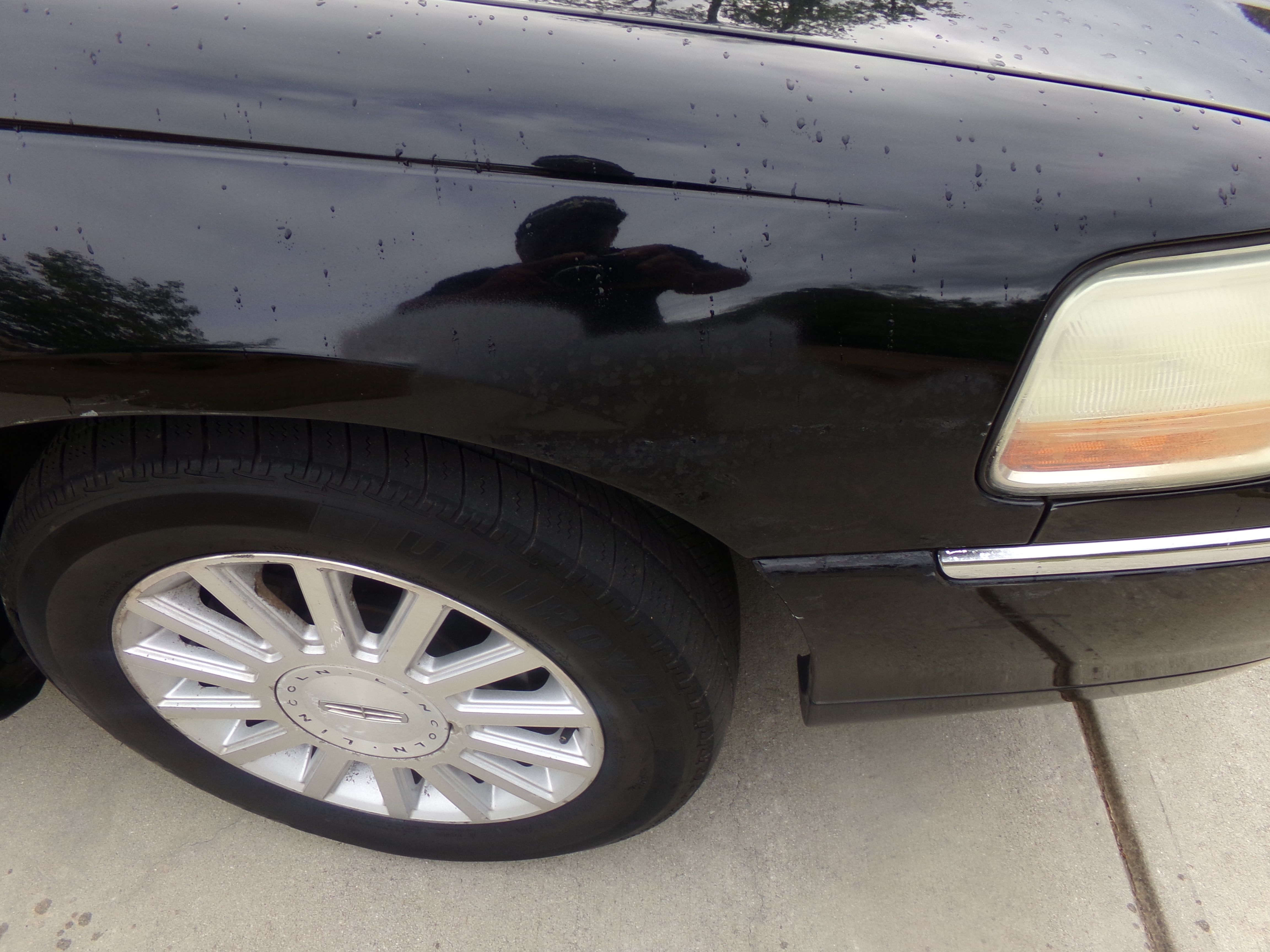 Used 2004 Lincoln Town Car Signature RWD image 10