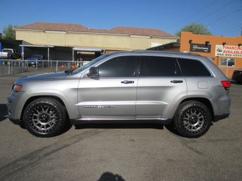Used 2018 Jeep Grand Cherokee 4WD Summit image 1