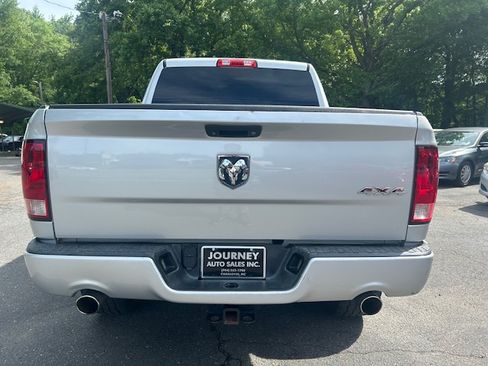 Used 2014 RAM 1500 4x4 Crew Cab ST image 4