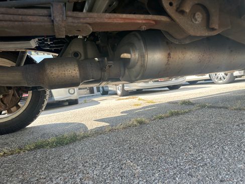 Used 2010 Toyota Tundra Limited image 10