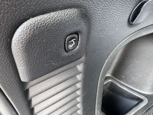 Used 2021 Jeep Grand Cherokee Laredo X image 37