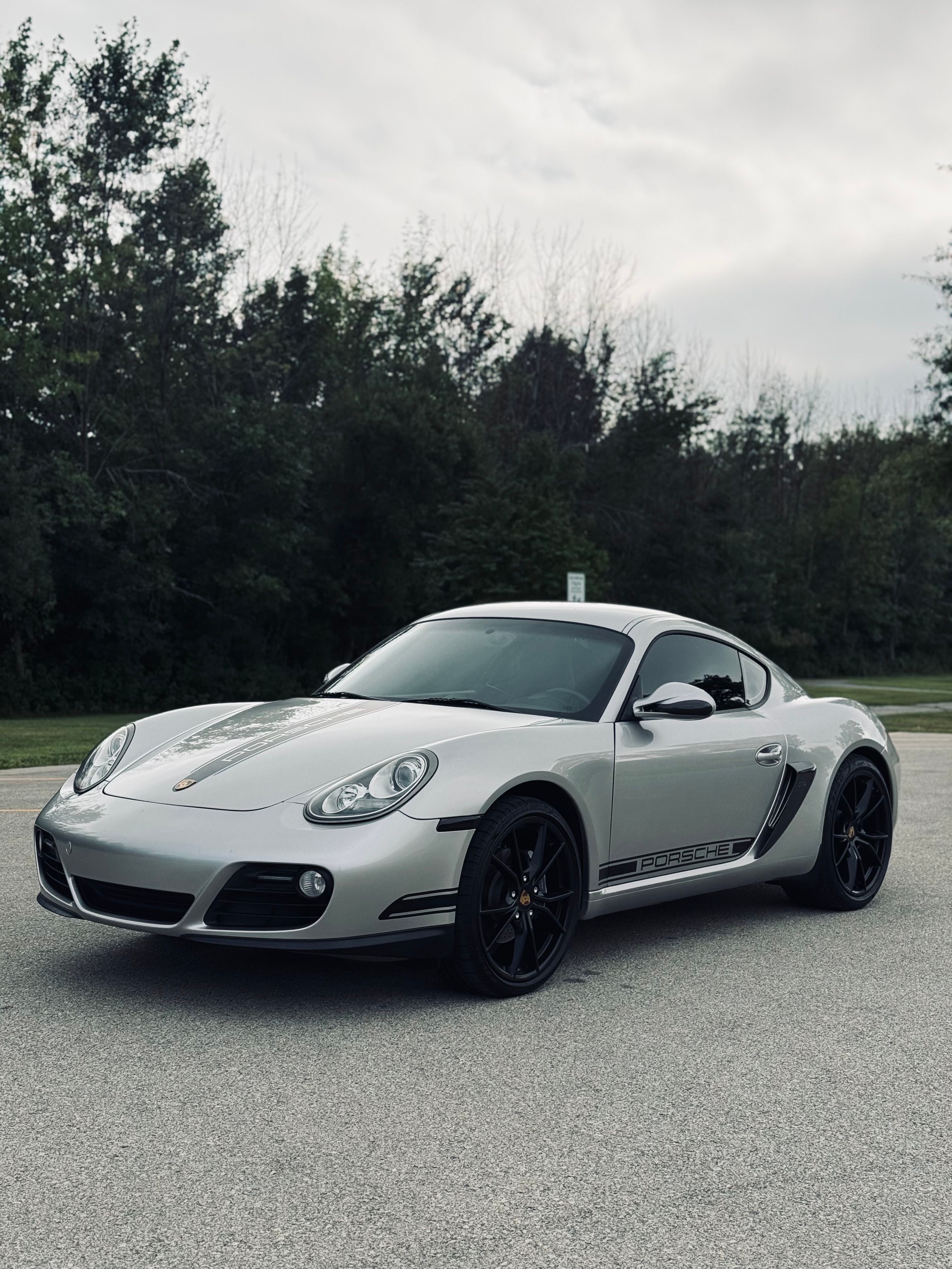Used 2011 Porsche Cayman UNAVAIL RWD image 1