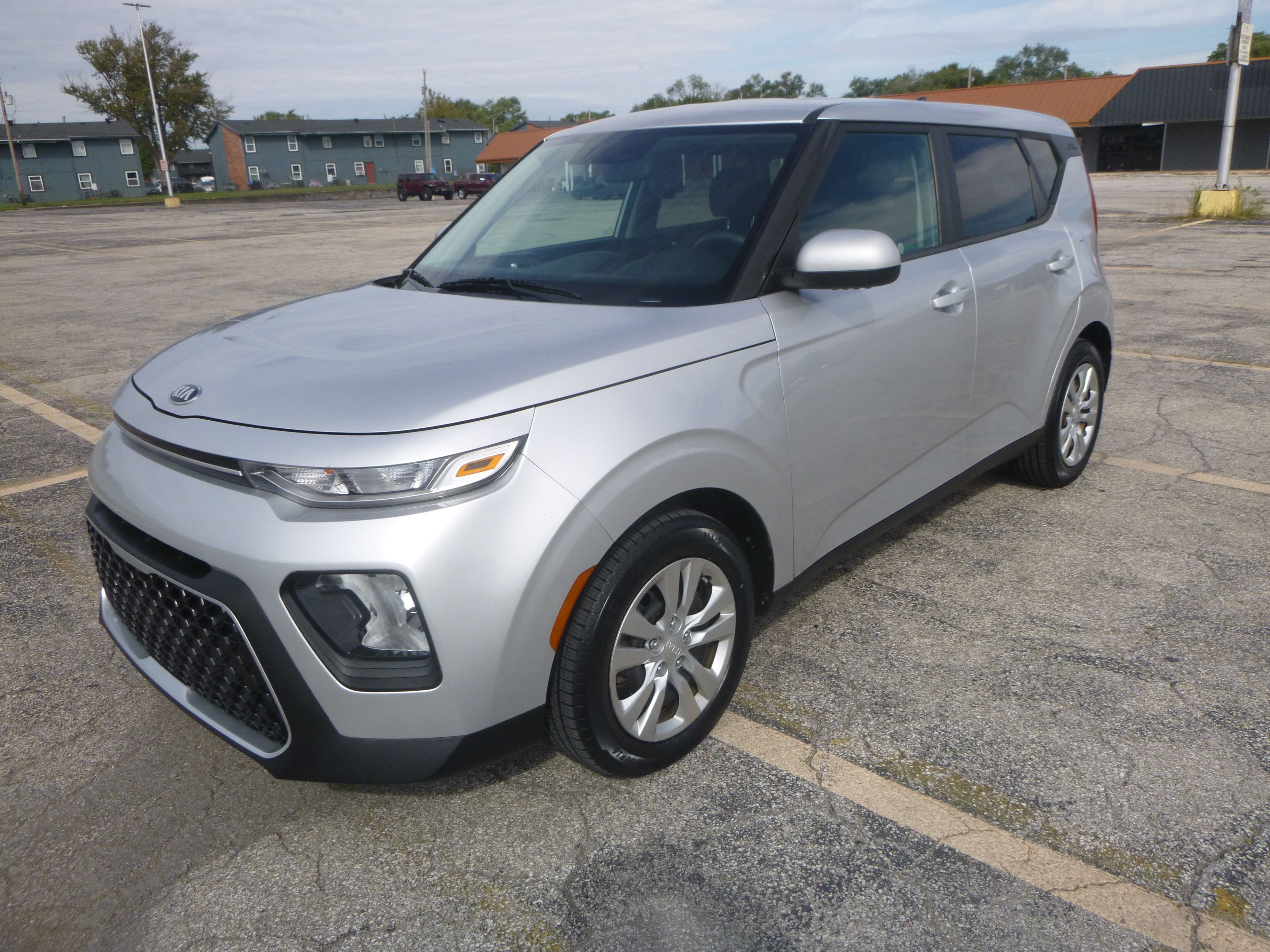 Used 2021 Kia Soul LX FWD image 2