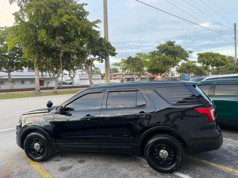 Used 2017 Ford Explorer 4WD Police Interceptor image 5