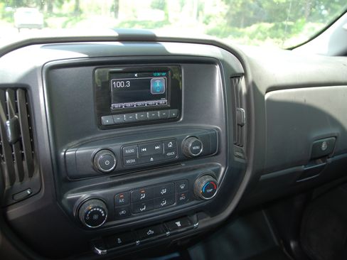 Used 2015 Chevrolet Silverado 2500 image 22