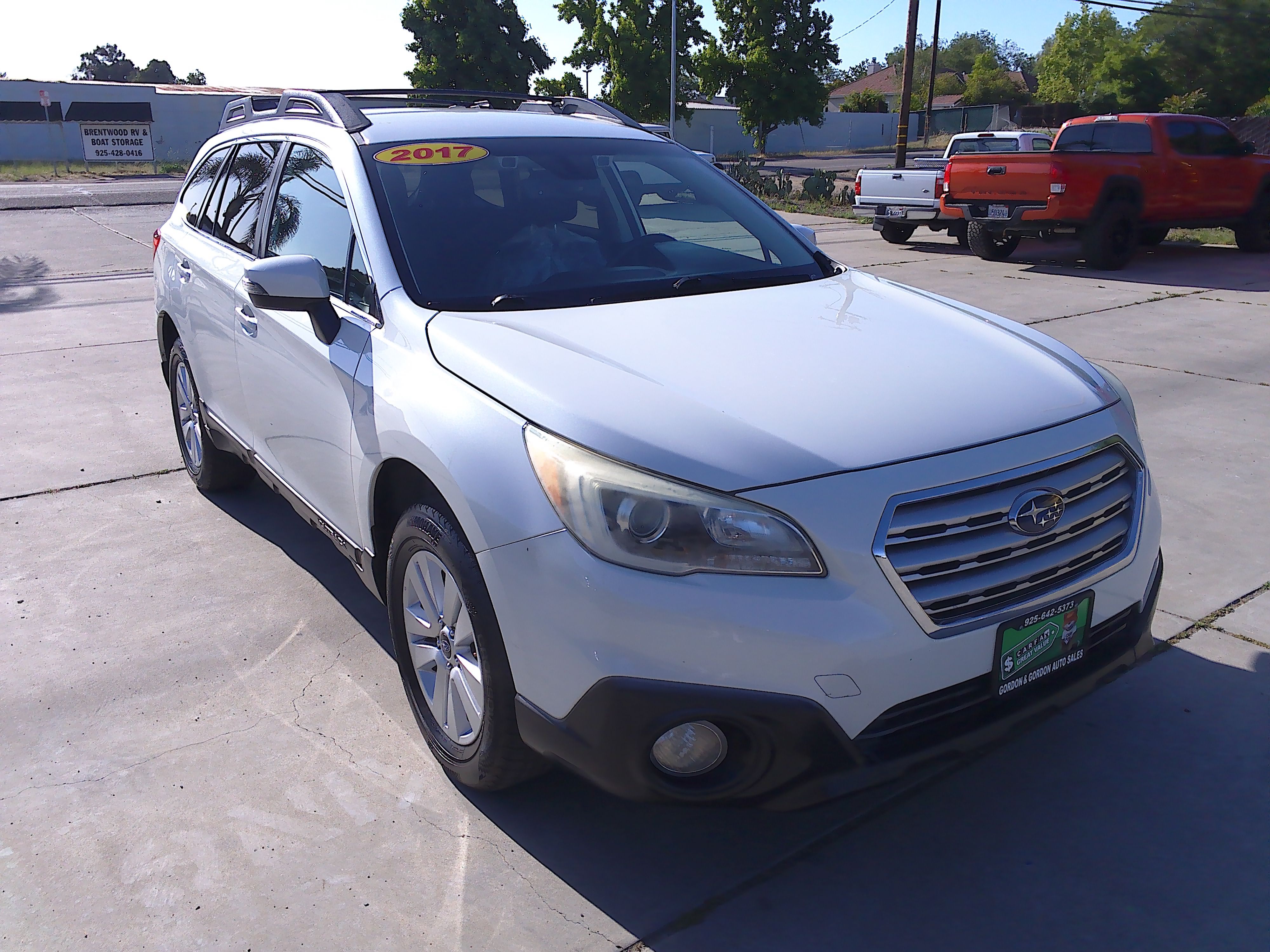 Used 2017 Subaru Outback 2.5i Premium AWD/4WD image 1