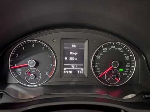 Used 2015 Volkswagen Eos Komfort image 9