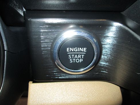 Used 2023 Ford F250 4x4 Crew Cab Lariat image 24