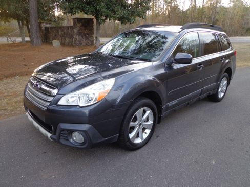 Used 2013 Subaru Outback 2.5i Limited image 1