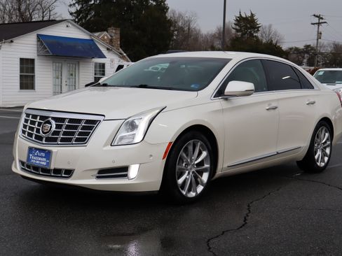 Used 2014 Cadillac XTS Luxury image 4