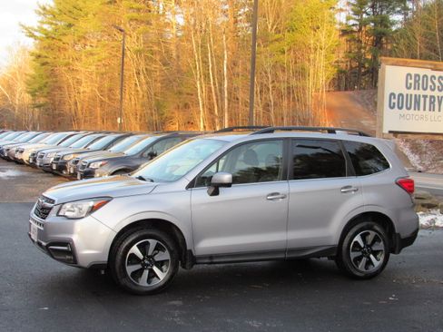 Used 2017 Subaru Forester 2.5i Limited image 2