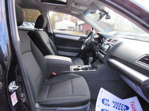 Used 2017 Subaru Outback 2.5i Premium image 21
