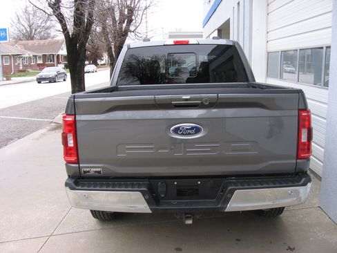 Used 2022 Ford F150 XLT image 5