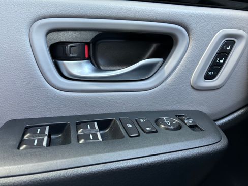 Used 2025 Honda Pilot EX-L image 26
