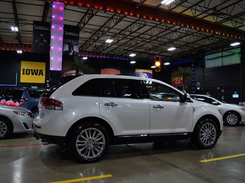 Used 2011 Lincoln MKX AWD w/ Elite Package image 9