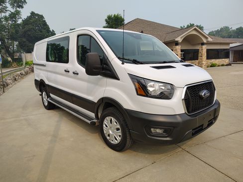 Used 2025 Ford Transit 250 Low Roof RWD image 1