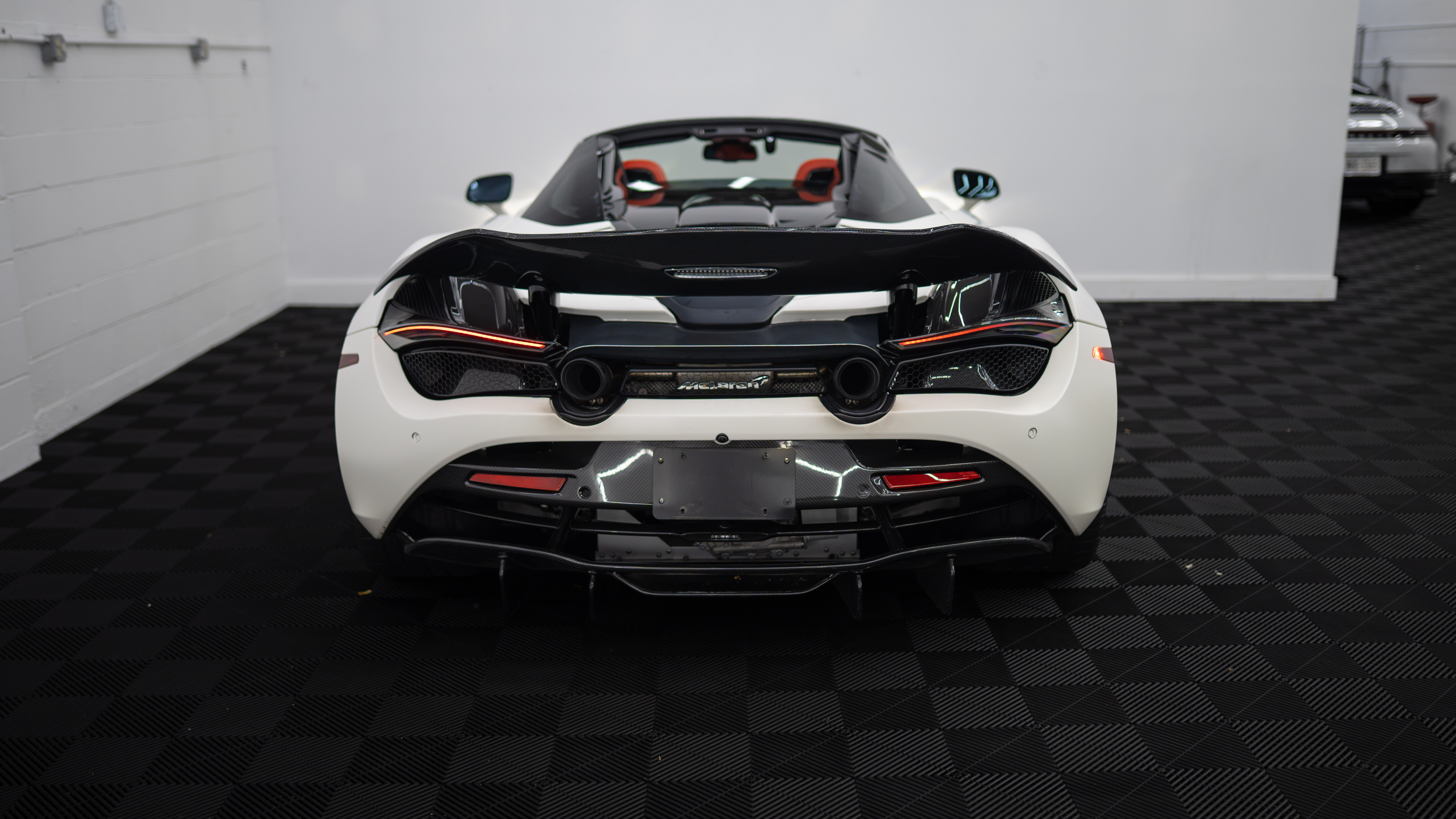 Used 2020 McLaren 720S Spider RWD image 37