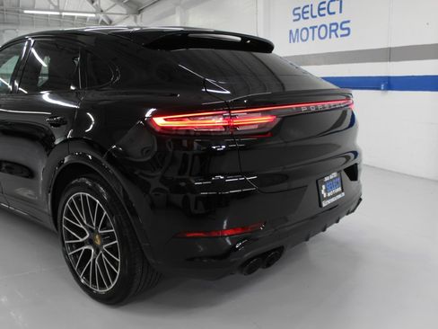 Used 2020 Porsche Cayenne Turbo Coupe AWD/4WD image 10