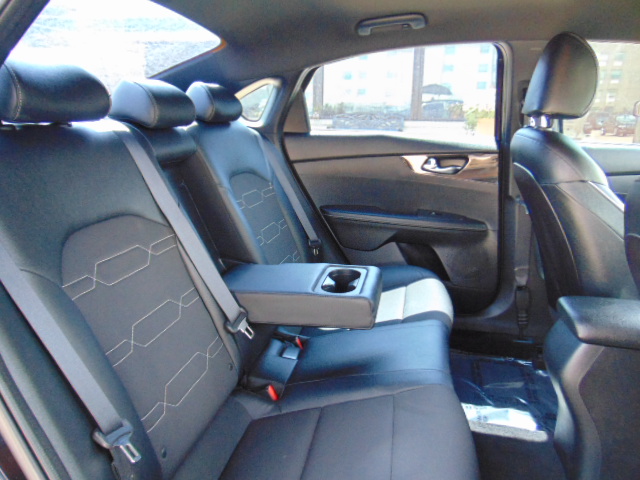 Used 2020 Kia Forte GT-Line Sedan FWD image 25