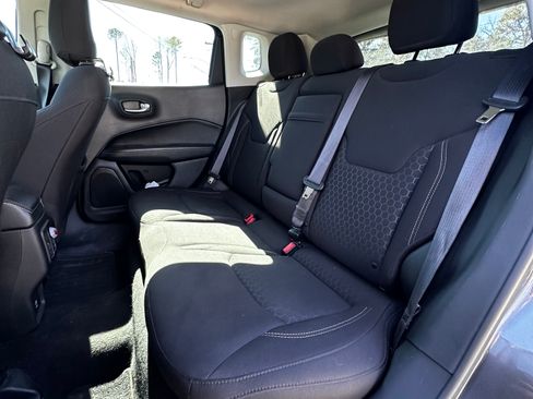 Used 2018 Jeep Compass Sport image 10