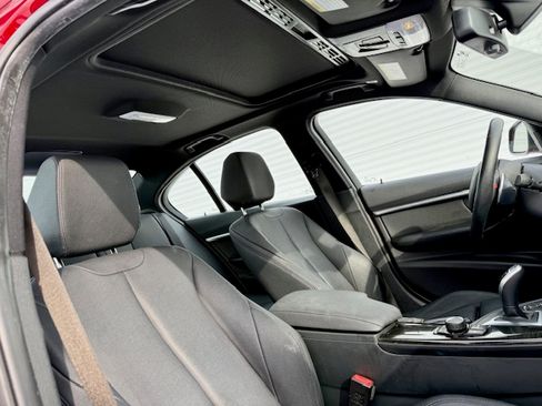 Used 2018 BMW 330i xDrive image 15