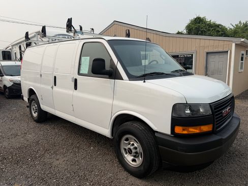 Used 2022 GMC Savana 2500 UNAVAIL RWD image 6