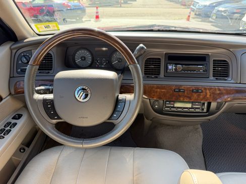 Used 2007 Mercury Grand Marquis LS w/ Premium Package RWD image 13