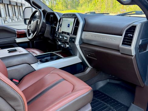 Used 2022 Ford F250 Crew Cab King Ranch AWD/4WD image 6