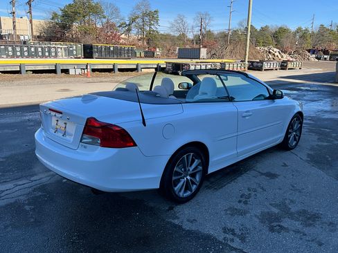 Used 2011 Volvo C70 T5 image 5