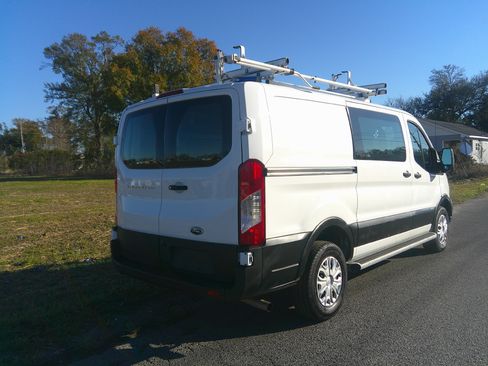 Used 2024 Ford Transit 250 XL image 2