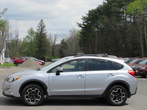 Used 2014 Subaru XV Crosstrek 2.0i Premium AWD/4WD image 3