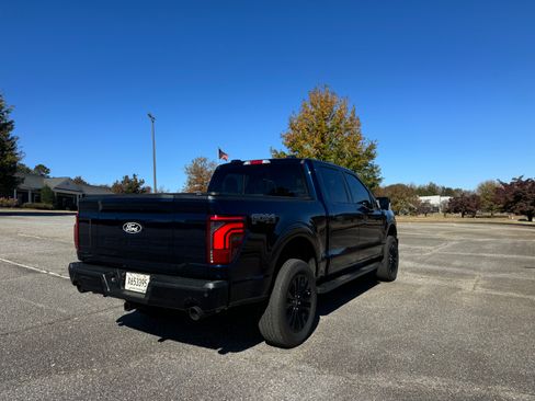 Used 2025 Ford F150 Lariat image 5