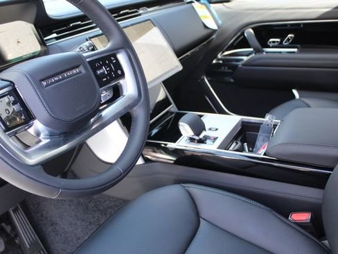 New 2025 Land Rover Range Rover Autobiography image 11