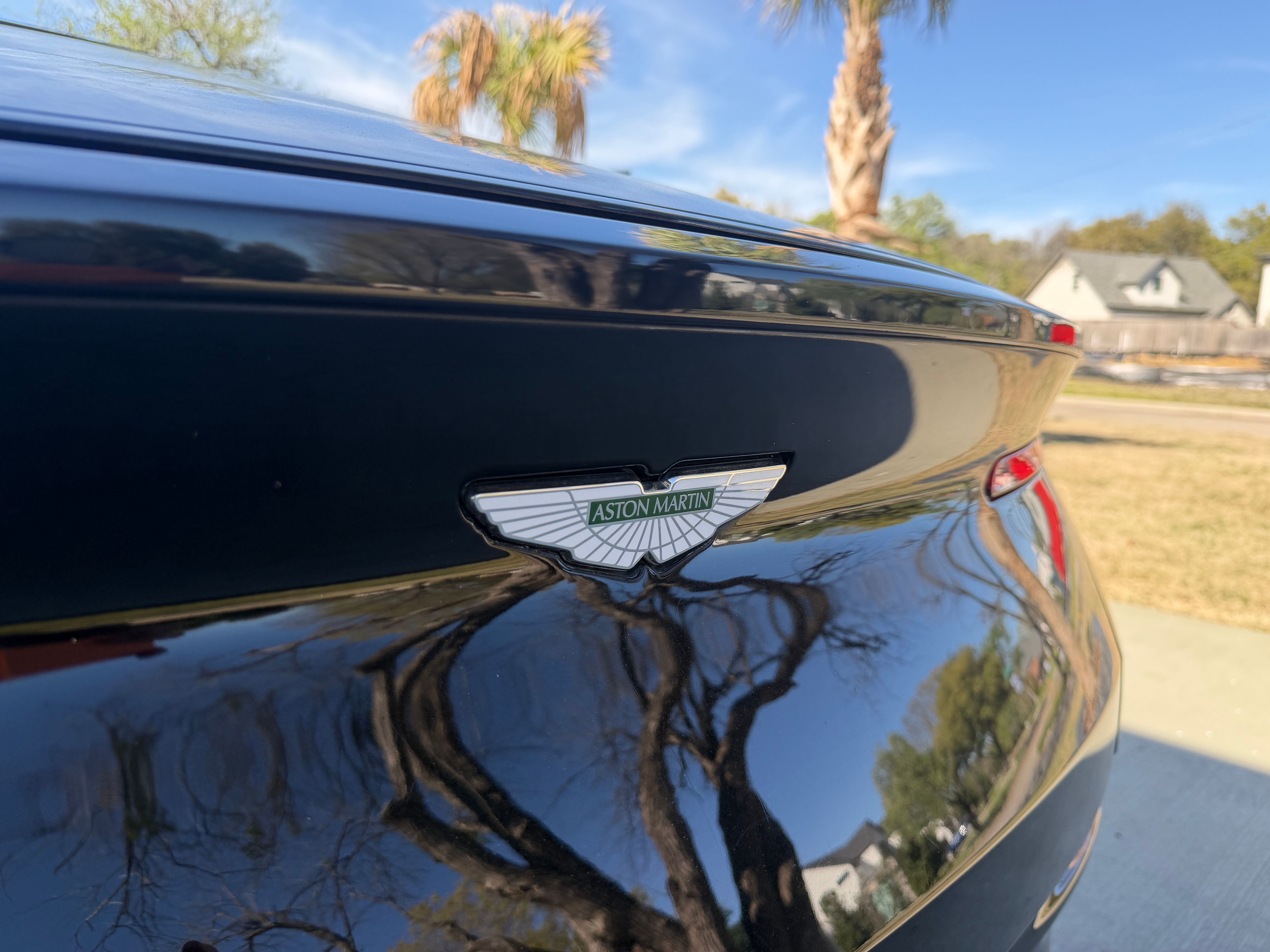 Used 2017 Aston Martin DB11 V12 Coupe RWD image 24