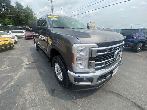 Used 2025 Ford F350 4x4 Crew Cab Super Duty image 5